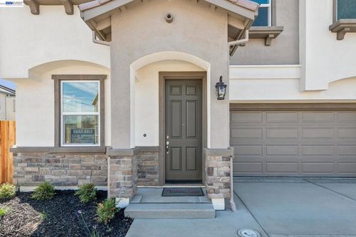 129 Creek View Cir, Fairfield, CA, 94533-6758 | Card Image