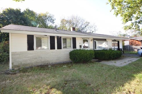 31 Pontiac Rd, Brockton, MA, 02302-2827 | Card Image