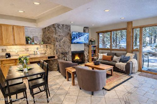 203-640 Carriage Way, Snowmass Village, CO, 81615-5468 | Card Image