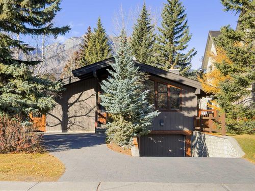 347 Muskrat St, Banff, AB, T1L1H1 | Card Image