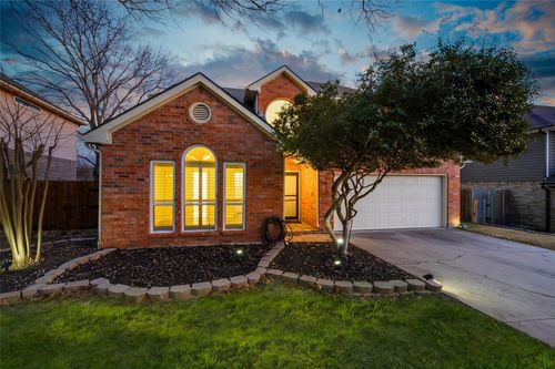 1819 Sandalwood Ln, Grapevine, TX, 76051-7345 | Card Image