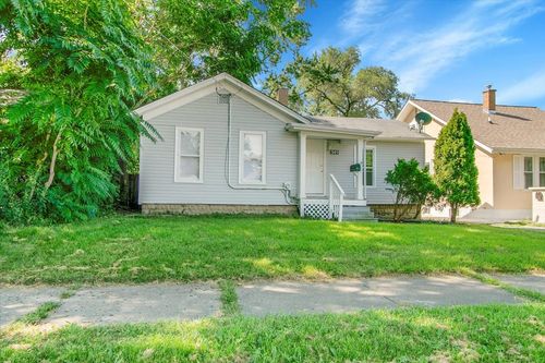 949 4th Ave, Aurora, IL, 60505-4937 | Card Image