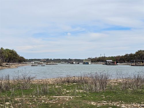 Y-3 Feather Bay Blvd, brownwood, TX, 76801 | Card Image