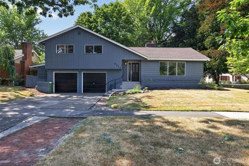 2025 Olympia Way, Longview, WA, 98632-4501 | Card Image