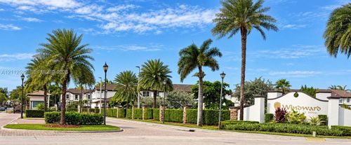 7822 Nw 116th Ave, Medley, FL, 33178-1512 | Card Image