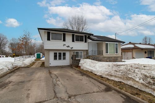 588 Manly St, Midland, ON, L4R3G3 | Card Image