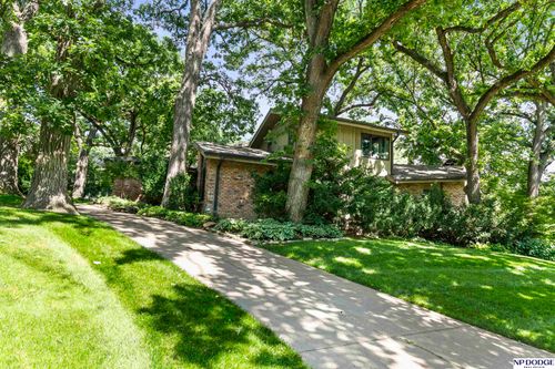 9718 Frederick St, Omaha, NE, 68124-2735 | Card Image