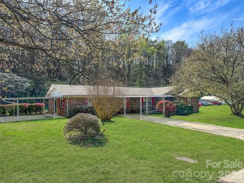 205 Bond St, Marion, NC, 28752-5109 | Card Image