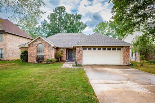 210 Chantilly Cir, Maumelle, AR, 72113-6587 | Card Image