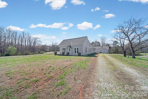 1833 Mountain Creek Rd, Albemarle, NC, 28001-8554 | Card Image