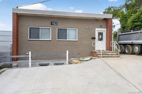 182 Fairchild Ave, Plainview, NY, 11803-1733 | Card Image