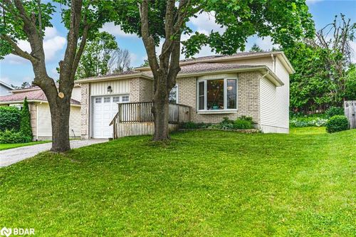29 First St, Orillia, ON, L3V4A8 | Card Image