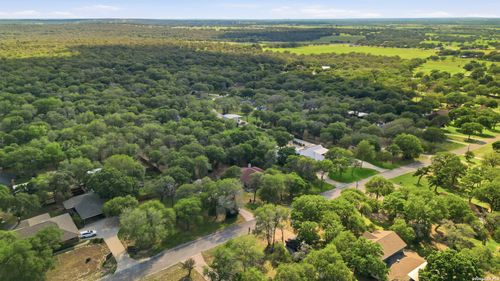 238 Deer Ridge Dr, La Vernia, TX, 78121-9506 | Card Image