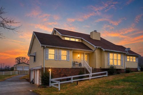 1041 Sandy Valley Rd, Hendersonville, TN, 37075-8740 | Card Image