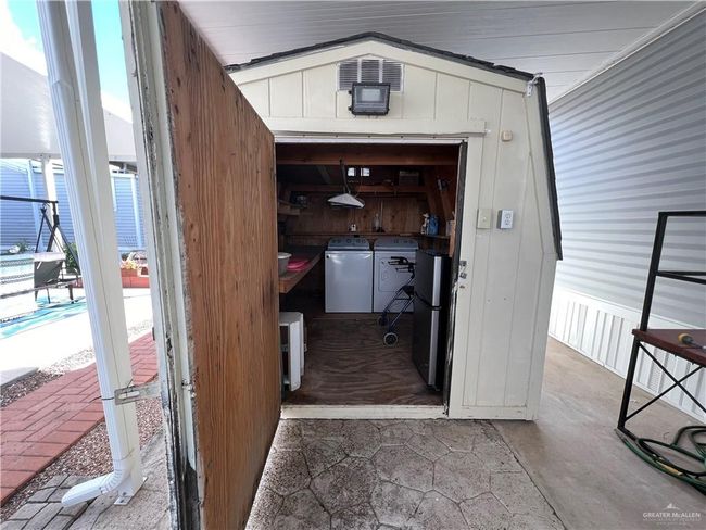 View of outdoor structure | Image 10