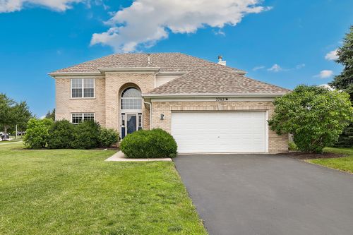 2782 Hobbs Ct, Yorkville, IL, 60560-1916 | Card Image