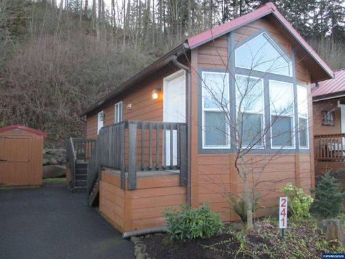 241-8372 Enchanted Way Se, Turner, OR, 97392-9674 | Card Image