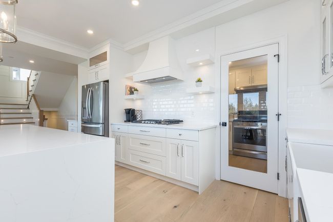 33990 Parr Ave, House other with 6 bedrooms, 4 bathrooms and null parking in Mission BC | Image 6