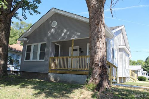 3028 Mayfield Ave, Alton, IL, 62002-4038 | Card Image