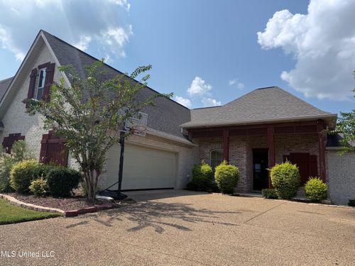 219 Hidden Hills Pkwy, Brandon, MS, 39047-5135 | Card Image