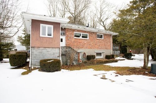 179 Robert St, Westport, MA, 02790-4954 | Card Image