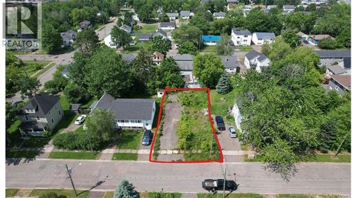 77 Cedar St, Moncton, NB, E1C7L3 | Card Image