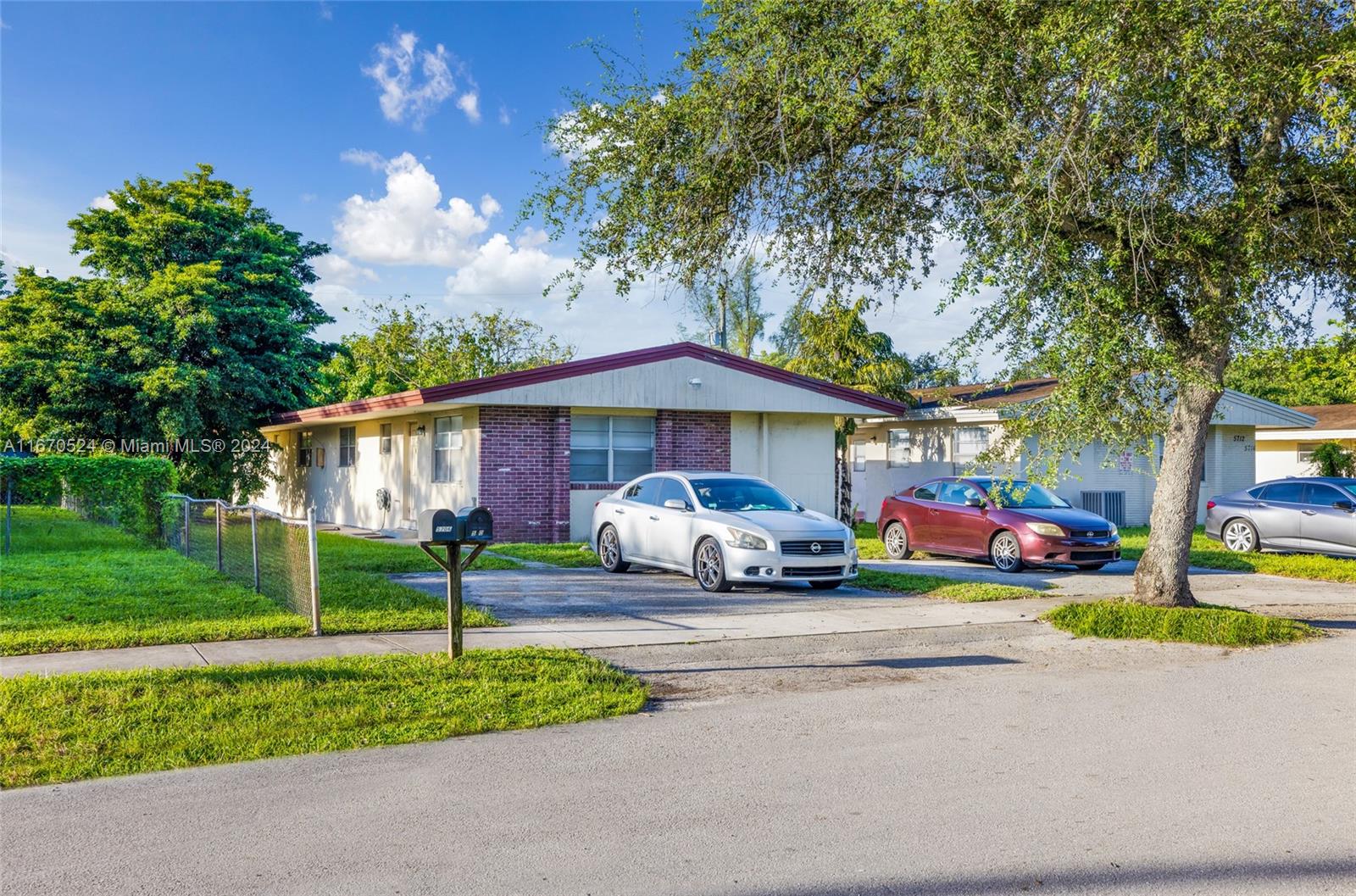Lincoln St, Hollywood, FL 33021