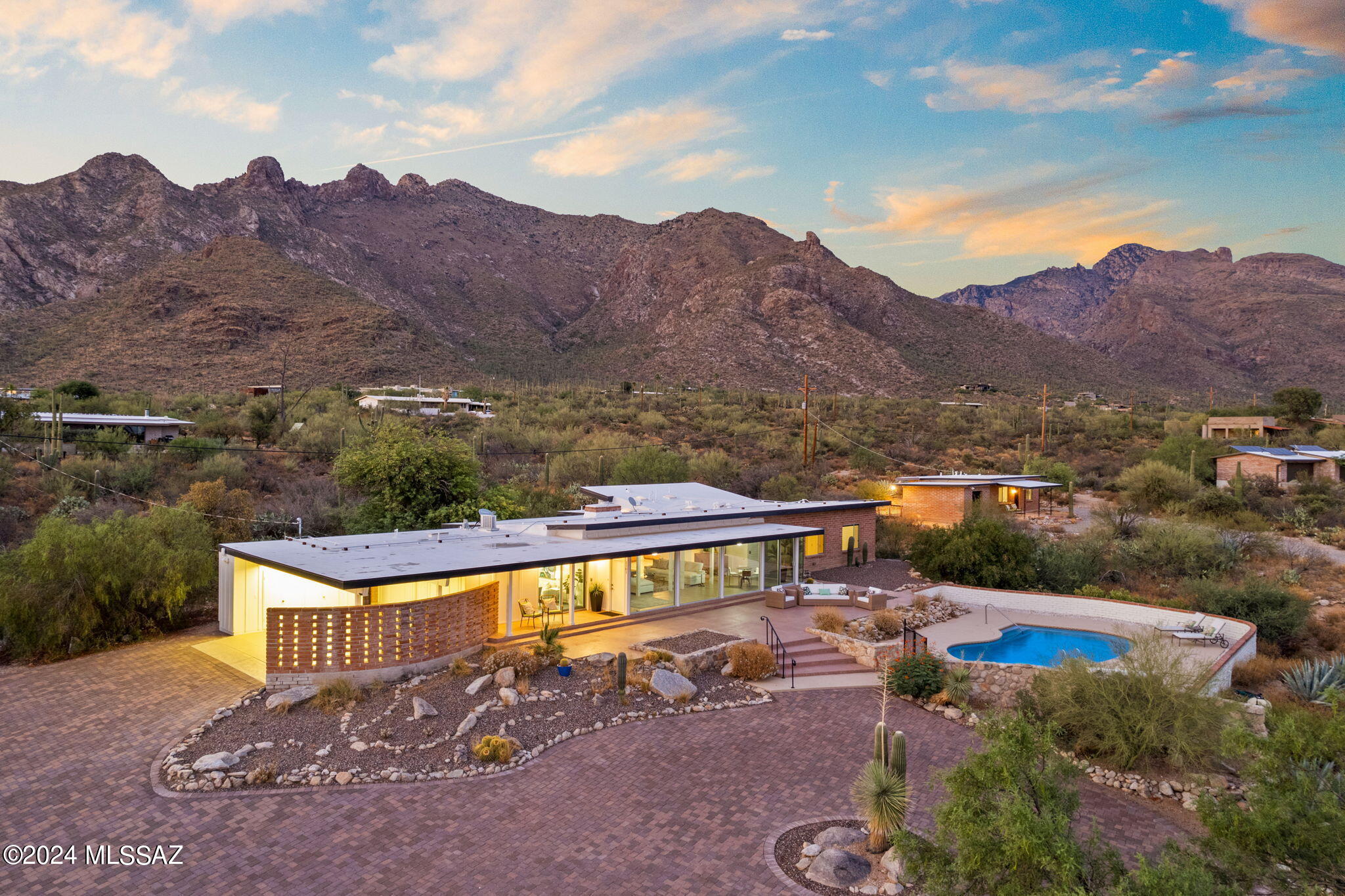 Calle Elena , Tucson, AZ 85718