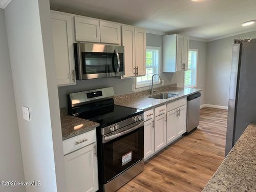 84 Willow Creek Ln, Whiteville, NC, 28472-3863 | Card Image