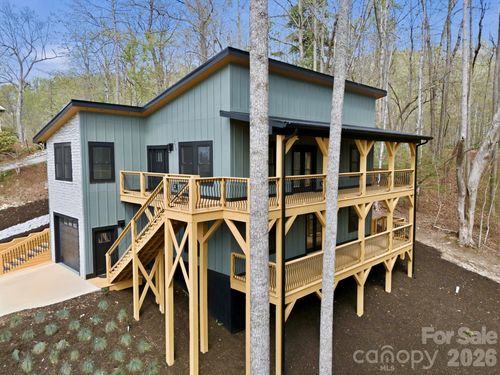 276 Coopers Dr, Hendersonville, NC, 28739-9517 | Card Image