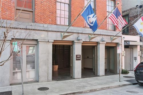 apt-211-448 Julia St, New Orleans, LA, 70130-3600 | Card Image