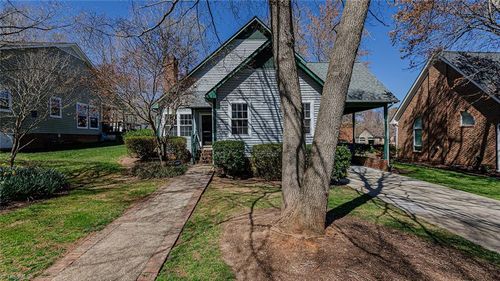 8 Willow Oak St, Elon, NC, 27244-9105 | Card Image