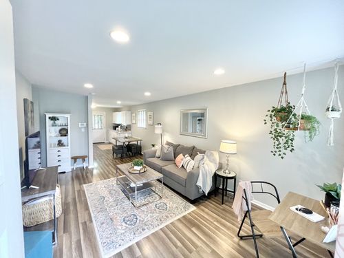 1122 2nd Ave S, Nashville, TN, 37210-2622 | Card Image
