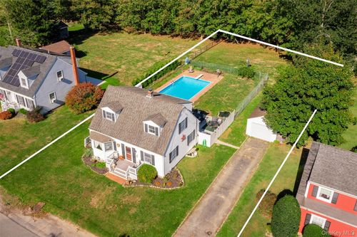 28 (aka 710) Sound Rd, Greenport, NY, 11944-1002 | Card Image