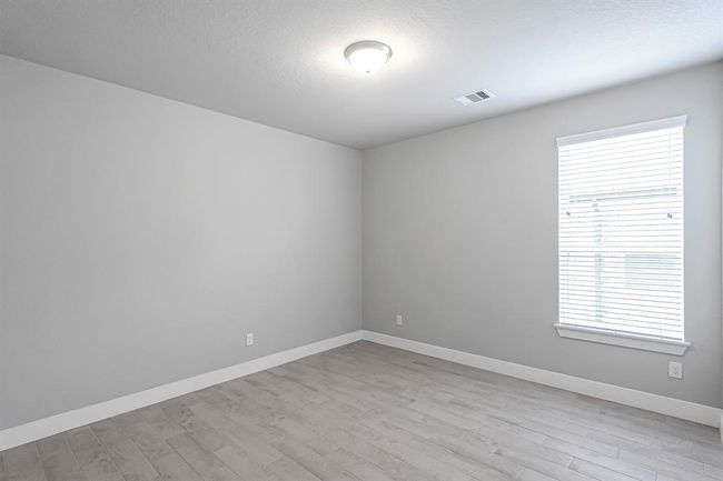 Secondary bedroom | Image 25