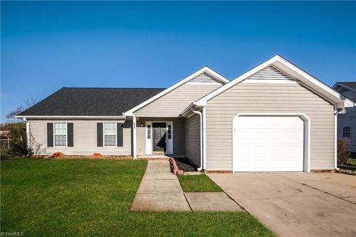 3208 Presley Way, Greensboro, NC, 27405-3598 | Card Image