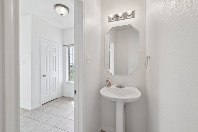 APT-98 - 1900 Little Elm Trl, Townhouse with 3 bedrooms, 3 bathrooms and 2 parking in Cedar Park TX | Image 14
