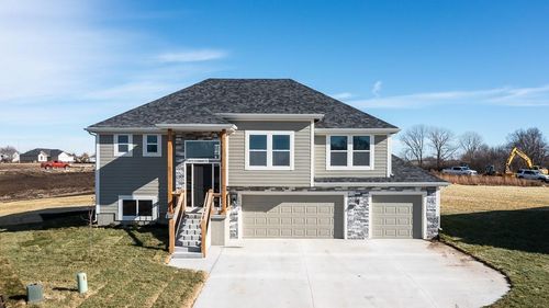 1661 N 156th St, Basehor, KS, 66007-8703 | Card Image