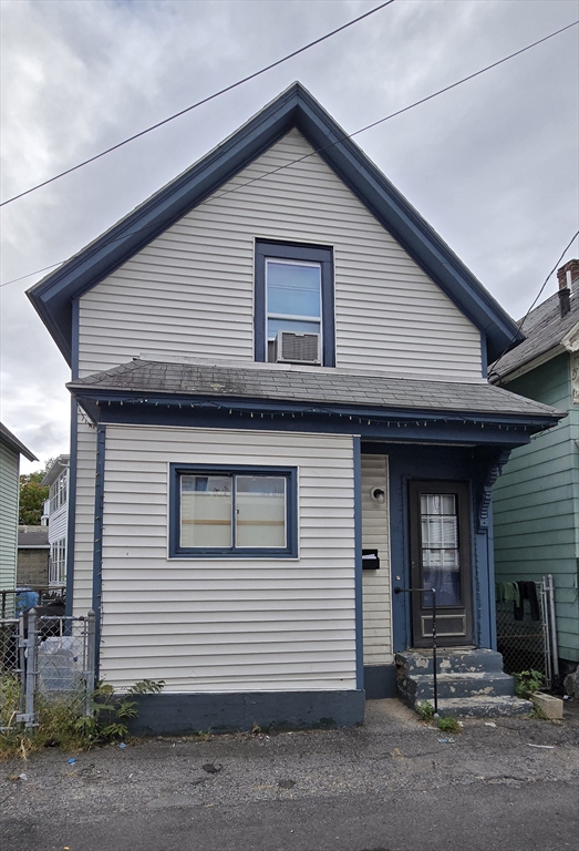 L St, Lowell, MA 01850