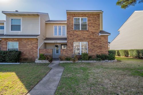 708 Creekwood Dr, Lewisville, TX, 75067-5344 | Card Image