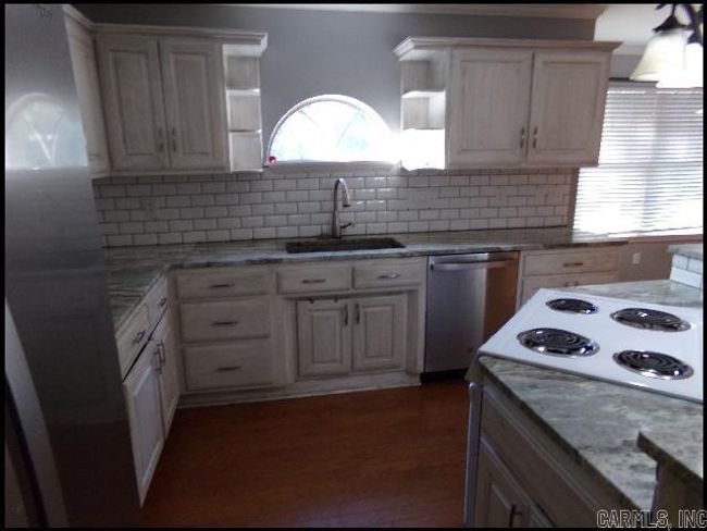 403 S Fairway Ave, House other with 3 bedrooms, 3 bathrooms and null parking in Sherwood AR | Image 4