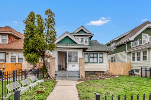 2654 N 57th St, Milwaukee, WI, 53210-2237 | Card Image