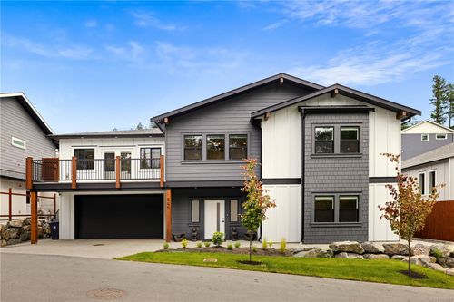 645 Frederic Rd, Langford, BC, V9C3X3 | Card Image