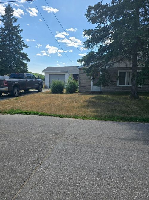 46 Diamond St, Frankford, ON, K0K2C0 | Card Image