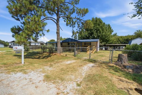 1932 Gale Dr, Azle, TX, 76020-4711 | Card Image