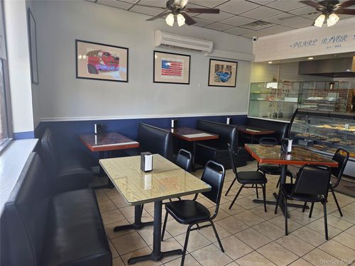 137 N Middletown Rd, Pearl River, NY, 10965-2027 | Card Image