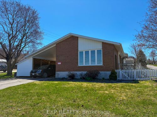 934 Raglan St S, Renfrew, ON, K7V1S4 | Card Image