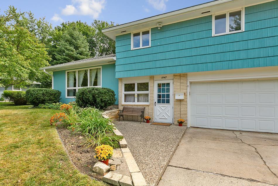 Home Pl, Faribault, MN 55021