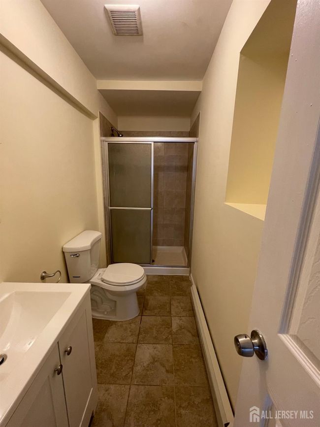 171 Washington Rd, House other with 5 bedrooms, 2 bathrooms and null parking in Sayreville NJ | Image 10