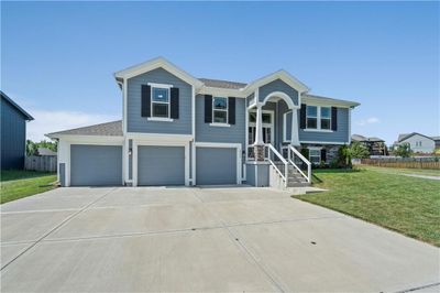 1111 E 14th Street, House other with 4 bedrooms, 3 bathrooms and null parking in Kearney MO | Image 2